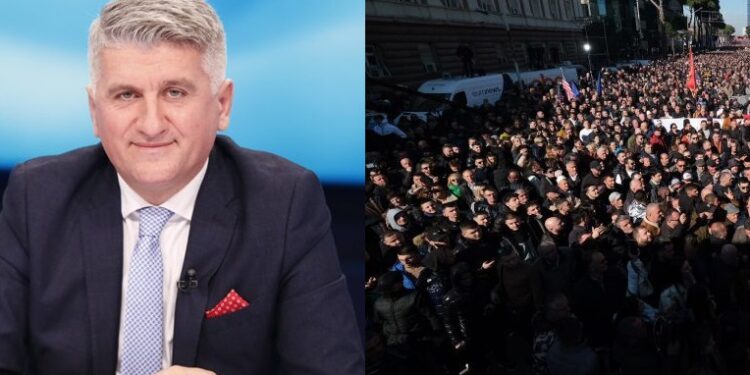 Gjekmarkaj: Revolucioni s’bëhet me autobusë, por me frymë. Sa më shpejt të bëhemi esëll, të dehur jemi të mundur Gjekmarkaj: Revolucioni s’bëhet me autobusë, por me frymë. Sa më shpejt të bëhemi esëll, të dehur jemi të mundur