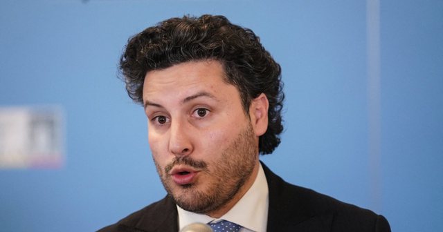 Sulmi terrorist në veri të Kosovës/ Abazoviç: Vazhdimi i një politike katastrofike ballkanike, kjo duhet të marrë fund Sulmi terrorist në veri të Kosovës/ Abazoviç: Vazhdimi i një politike katastrofike ballkanike, kjo duhet të marrë fund