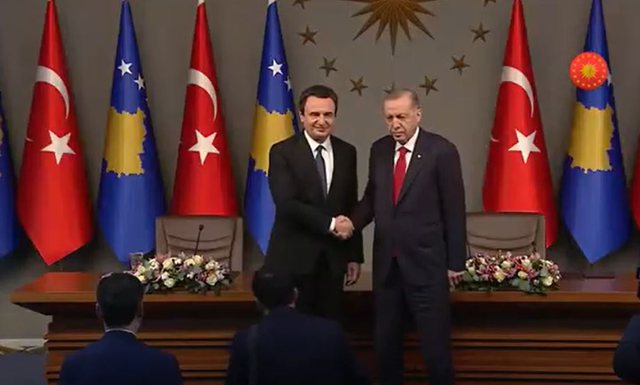 Çfarë i ofroi dhe i kërkoi Erdogan, Kurtit? Detaje nga takimi i mbajtur në Stamboll Çfarë i ofroi dhe i kërkoi Erdogan, Kurtit? Detaje nga takimi i mbajtur në Stamboll