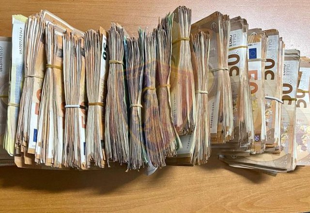 Dinari serb do të përjashtohet nga 1 shkurti në Kosovë, reagon DASH: Rishikoni vendimin! Dinari serb do të përjashtohet nga 1 shkurti në Kosovë, reagon DASH: Rishikoni vendimin!