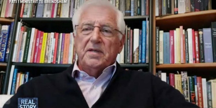Rishkruhet “Historia e Shqipërisë”, studiuesit: Tekstet do t’i përshtaten më mirë brezave të rinj