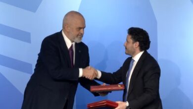 Mbledhja ndërqeveritare Shqipëri-Mali i Zi, firmosen 11 marrëveshjet dypalëshe Mbledhja ndërqeveritare Shqipëri-Mali i Zi, firmosen 11 marrëveshjet dypalëshe