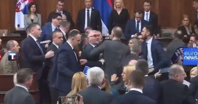 “Fute terrorin në veri të Kosovës”, Vuçiç: Me dhunën e djeshme kënaqët Kurtin dhe kroatët “Fute terrorin në veri të Kosovës”, Vuçiç: Me dhunën e djeshme kënaqët Kurtin dhe kroatët