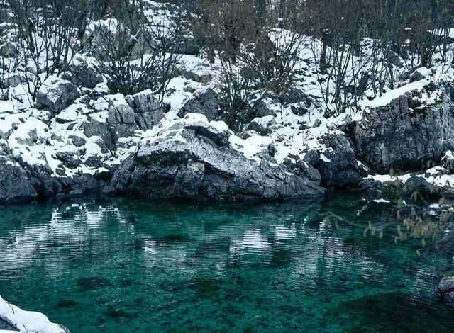 Liqeni i veçantë në zemër të Valbonës, ofron pamje magjike në dimër Liqeni i veçantë në zemër të Valbonës, ofron pamje magjike në dimër