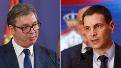 Protestë në Serbi, opozita: Vuçiç, je tradhtar! Po shet Kosovën për karrigen Protestë në Serbi, opozita: Vuçiç, je tradhtar! Po shet Kosovën për karrigen
