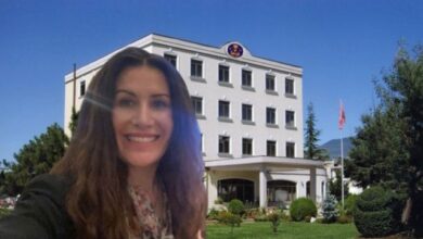Vlora e SHISH dhe Hajredin Pasha: Kauzat e një opozite Tik-Toku Vlora e SHISH dhe Hajredin Pasha: Kauzat e një opozite Tik-Toku