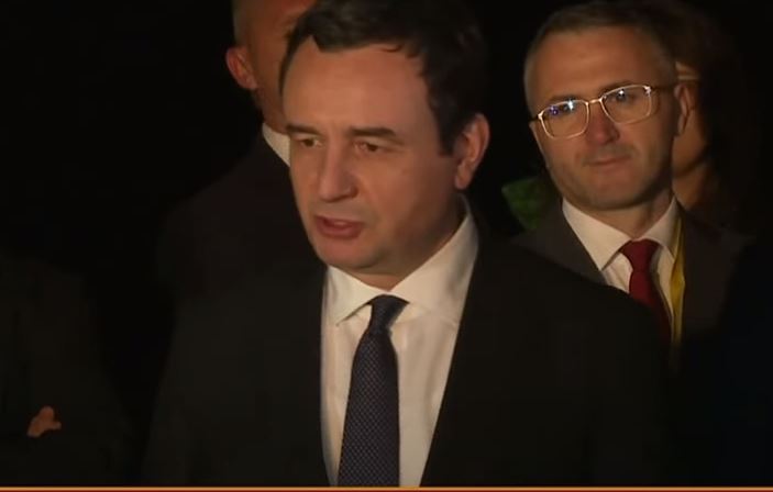Mashtrim, humbje historike: Reagimi i opozitës ndaj Kurtit për marrëveshjen në Ohër Mashtrim, humbje historike: Reagimi i opozitës ndaj Kurtit për marrëveshjen në Ohër