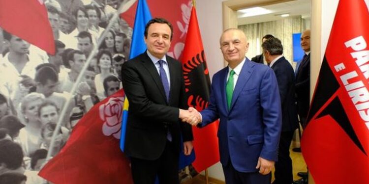Pse u shmang PD nga vizitat e tij në Tiranë? Kurti: Metën e takova në cilësinë e ish-presidentit Pse u shmang PD nga vizitat e tij në Tiranë? Kurti: Metën e takova në cilësinë e ish-presidentit