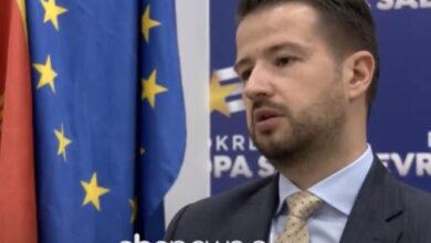 A do e tërheqë Mali i Zi njohjen e Kosovës nëse zgjidhet president? Flet kandidati që rivalizon Gjukanoviçin A do e tërheqë Mali i Zi njohjen e Kosovës nëse zgjidhet president? Flet kandidati që rivalizon Gjukanoviçin