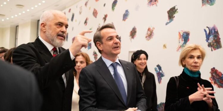 Hila: Ja si Rama po bën diplomaci me piktura! Hila: Ja si Rama po bën diplomaci me piktura!