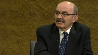 “PD lindi pas dyerve të veshura me dyshekë…”, Gumeni: Berisha, misionar i Ramiz Alisë dhe besnik i Enver Hoxhës “PD lindi pas dyerve të veshura me dyshekë…”, Gumeni: Berisha, misionar i Ramiz Alisë dhe besnik i Enver Hoxhës
