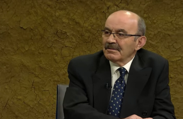 “PD lindi pas dyerve të veshura me dyshekë…”, Gumeni: Berisha, misionar i Ramiz Alisë dhe besnik i Enver Hoxhës
