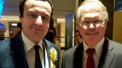 Ambasadori amerikan nxjerr zbuluar Albin Kurtin: Jemi afër themelimit të Asociacionit, ka mirëkuptim më të madh se sa tregojnë fjalët Ambasadori amerikan nxjerr zbuluar Albin Kurtin: Jemi afër themelimit të Asociacionit, ka mirëkuptim më të madh se sa tregojnë fjalët