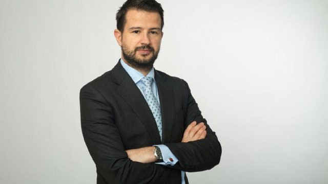 E FUNDIT/ Fituesi i zgjedhjeve! Kush është Jakov Milatoviç, malazezi që i dha fund “epokës Gjuknoviç”