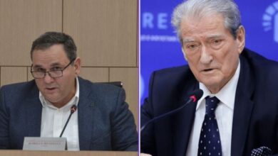 Pse gënjen Sali Berisha për Ilir Rusmalin? Një histori e vjetër shantazhi dhe një histori e re për humbjen e zgjedhjeve Pse gënjen Sali Berisha për Ilir Rusmalin? Një histori e vjetër shantazhi dhe një histori e re për humbjen e zgjedhjeve