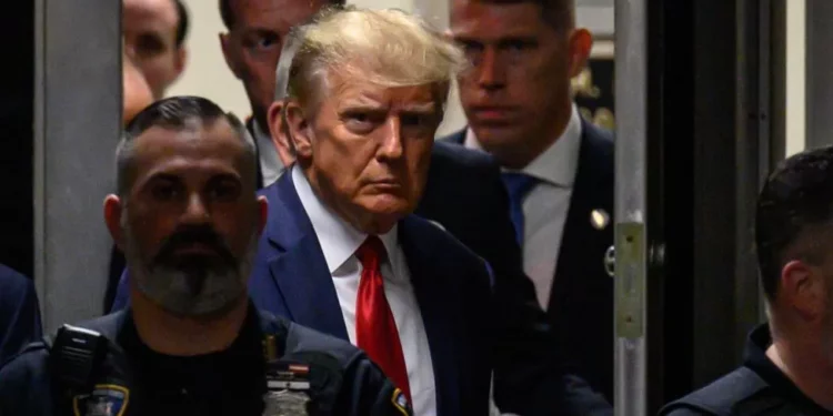 Trump ka mashtruar bankat/ Ish-presidenti dhe dy djemtë gjobiten me miliona dollarë (DETAJE) Trump ka mashtruar bankat/ Ish-presidenti dhe dy djemtë gjobiten me miliona dollarë (DETAJE)