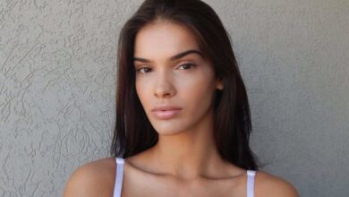 Modelja shqiptare revoltohet me ata që ndezën qirinj në Prishtinë për viktimat serbe: A keni turp a jo? Modelja shqiptare revoltohet me ata që ndezën qirinj në Prishtinë për viktimat serbe: A keni turp a jo?