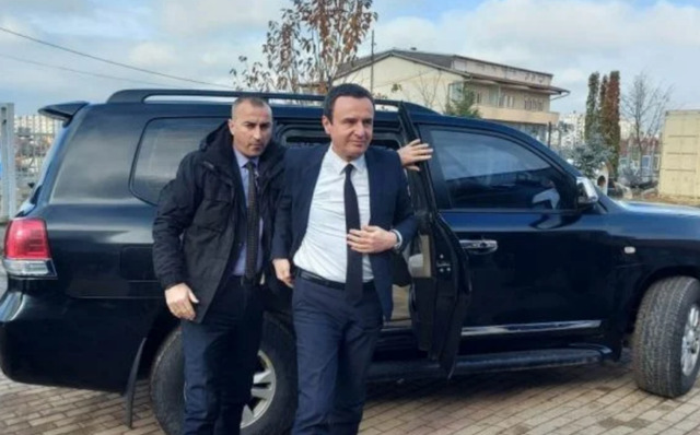 Tensionet në veri të Kosovës, kryeministri Kurti: Do të përgjigjem në Prishtinë…