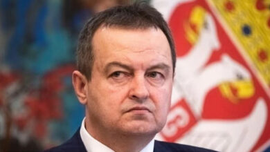 “Jemi në gjendje gatishmërie!”/ Ministri serb Daçiç: S’mund të jenë kryetarë në komunat serbe “Jemi në gjendje gatishmërie!”/ Ministri serb Daçiç: S’mund të jenë kryetarë në komunat serbe