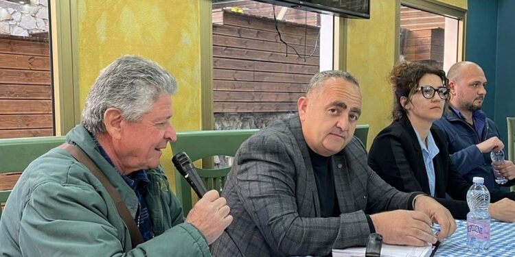 Ambasadorja greke ndjek seancën për Belerin, refuzon të komentojë vendimin për mediat