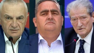 Erit i kanë vrarë babanë! Erit i kanë vrarë babanë!