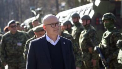 Tensionet në veri, ministri serb i Mbrojtjes: Beogradi i ka përcaktuar se cilat janë “vijat e kuqe” Tensionet në veri, ministri serb i Mbrojtjes: Beogradi i ka përcaktuar se cilat janë “vijat e kuqe”