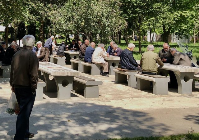 Domino dhe zhgënjim: Elbasani i pret zgjedhjet pa shpresë te politika Domino dhe zhgënjim: Elbasani i pret zgjedhjet pa shpresë te politika