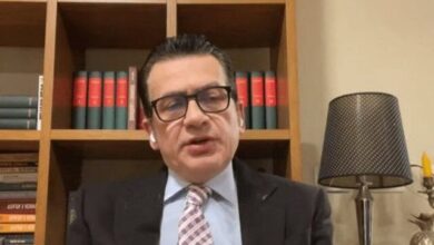 Spahiu: Clinton krahasoi Kurtin me Arafatin, kërcënim që mund të kenë të njëjtin fat Spahiu: Clinton krahasoi Kurtin me Arafatin, kërcënim që mund të kenë të njëjtin fat