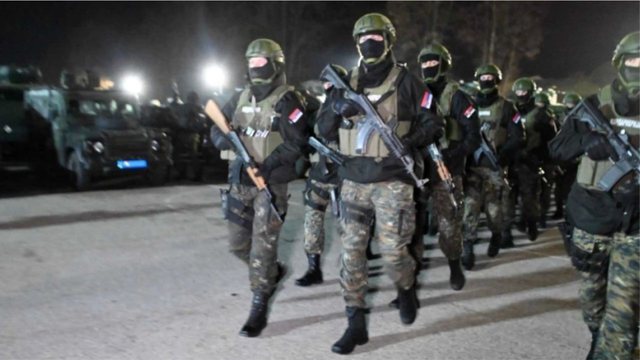 Tensionet: Vuçiç dërgon ushtrinë në kufi me Kosovën Tensionet: Vuçiç dërgon ushtrinë në kufi me Kosovën