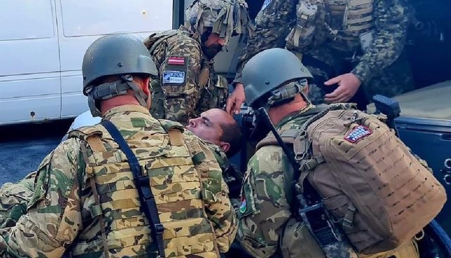 Ish-ambasadori amerikan në NATO: Kosova të ulë tensionet, Perëndimi t’i kundërvihet nacionalizmit serb Ish-ambasadori amerikan në NATO: Kosova të ulë tensionet, Perëndimi t’i kundërvihet nacionalizmit serb
