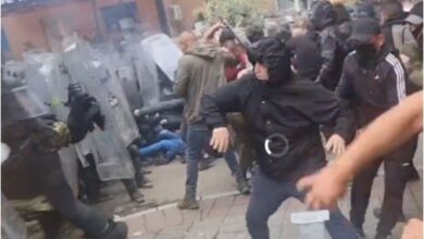 Tensionet e mëdha në veri të Kosovës, reagon KFOR: Të mbajnë përgjegjësi të dyja palët Tensionet e mëdha në veri të Kosovës, reagon KFOR: Të mbajnë përgjegjësi të dyja palët