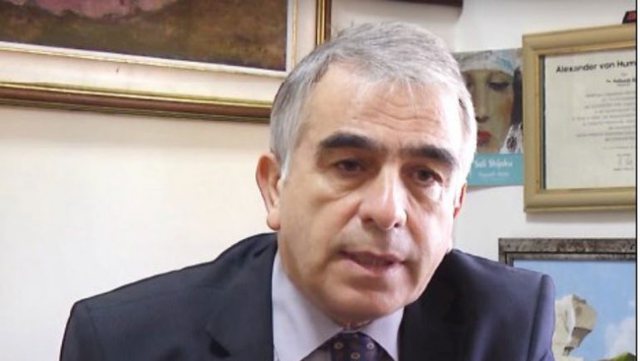 Pëllumb Xhufi: Përse Gjoni, djali i Skënderbeut, shkoi në Himarë pas vdekjes së babait. Si prezantoheshin himariotët në letrat për Papën dhe mbretërit europianë Pëllumb Xhufi: Përse Gjoni, djali i Skënderbeut, shkoi në Himarë pas vdekjes së babait. Si prezantoheshin himariotët në letrat për Papën dhe mbretërit europianë