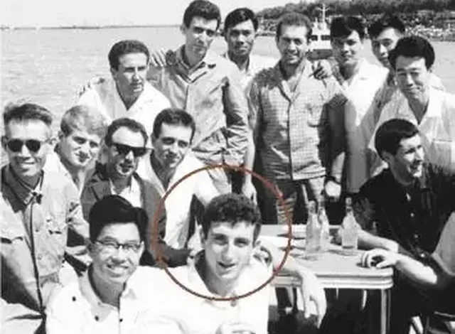 “Asllan Rusin ma hoqën nga sporti dhe Sigurimi e shtroi në psiqiatri, pasi dashuronte vajzën e Enverit…” – Historia tragjike, e legjendës së volejbollit shqiptar “Asllan Rusin ma hoqën nga sporti dhe Sigurimi e shtroi në psiqiatri, pasi dashuronte vajzën e Enverit…” – Historia tragjike, e legjendës së volejbollit shqiptar