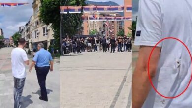 VIDEO/ Të “mbuluar” nga gjaku, Sulmohen dy shqiptarë në Mitrovicë, dërgohen të plagosur në spital VIDEO/ Të “mbuluar” nga gjaku, Sulmohen dy shqiptarë në Mitrovicë, dërgohen të plagosur në spital
