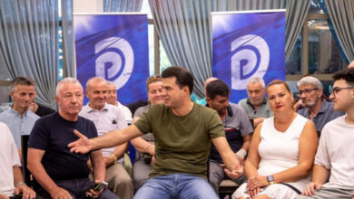 Tëhiqet nga “lufta” me Berishën apo e ka me Bardhin? Basha: Përballja brenda partisë duhet të marrë fund Tëhiqet nga “lufta” me Berishën apo e ka me Bardhin? Basha: Përballja brenda partisë duhet të marrë fund