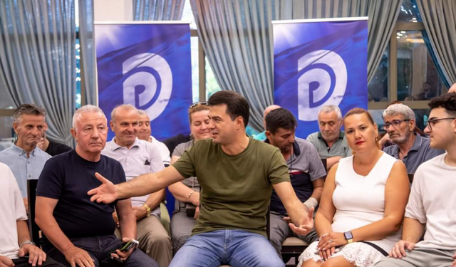 Tëhiqet nga “lufta” me Berishën apo e ka me Bardhin? Basha: Përballja brenda partisë duhet të marrë fund Tëhiqet nga “lufta” me Berishën apo e ka me Bardhin? Basha: Përballja brenda partisë duhet të marrë fund