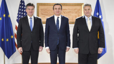 Albin Kurti: SHBA dhe BE flasin me gjuhën e Serbisë Albin Kurti: SHBA dhe BE flasin me gjuhën e Serbisë