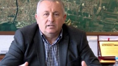 DASH e shpalli ‘non grata’, kërkohet dorëheqja e kryebashkiakut shqiptar: Mos mbaj qytetin peng DASH e shpalli ‘non grata’, kërkohet dorëheqja e kryebashkiakut shqiptar: Mos mbaj qytetin peng