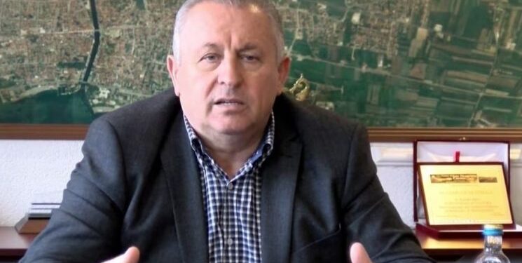 DASH e shpalli ‘non grata’, kërkohet dorëheqja e kryebashkiakut shqiptar: Mos mbaj qytetin peng DASH e shpalli ‘non grata’, kërkohet dorëheqja e kryebashkiakut shqiptar: Mos mbaj qytetin peng