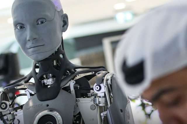 Cilat janë profesionet që mund të rrezikojnë “të rrëmbehen” nga Inteligjenca Artificiale? Studimi befasues: Në krye të listës, sektorë të mjekësisë