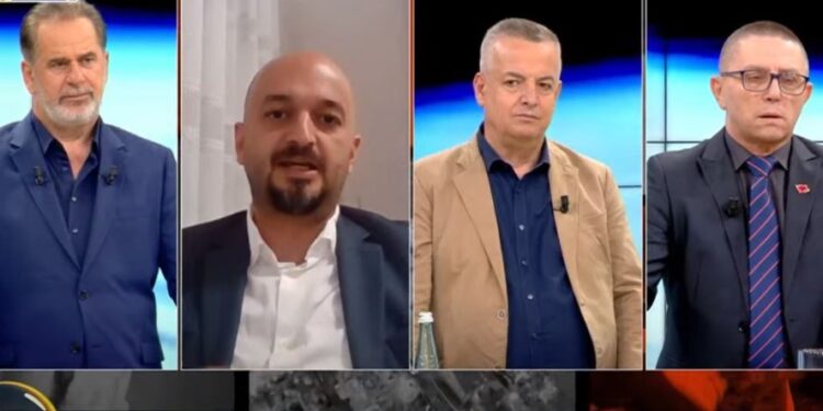 Eksperti zbulon kush qëndron pas rrëmbimit të tre policëve në Kosovë: Ky ekip i përgjigjet presidentit serb Vuçiç Eksperti zbulon kush qëndron pas rrëmbimit të tre policëve në Kosovë: Ky ekip i përgjigjet presidentit serb Vuçiç
