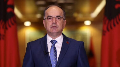 “Akt i rëndë provokativ për destabilizim”/ Presidenti Begaj reagon për rrëmbimin e tre policëve në Kosovë “Akt i rëndë provokativ për destabilizim”/ Presidenti Begaj reagon për rrëmbimin e tre policëve në Kosovë