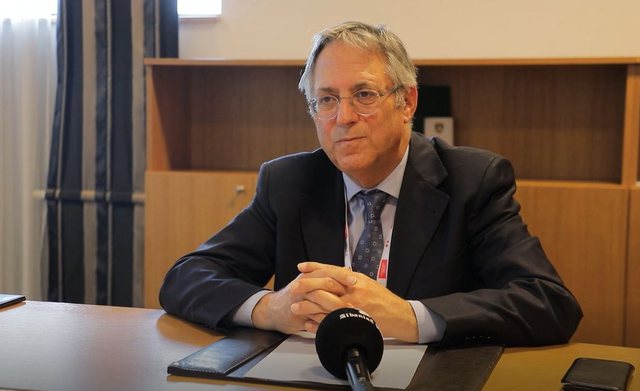 “Albin Kurti të tregohet i mençur, ta pranojë se bëri gabim taktik dhe të tërhiqet” “Albin Kurti të tregohet i mençur, ta pranojë se bëri gabim taktik dhe të tërhiqet”