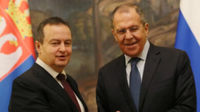 Loja me ‘dy porta’ e Beogradit/ Lavrov: Rusia e Serbia po koordinohen për vizitën e Daçiç në Moskë Loja me ‘dy porta’ e Beogradit/ Lavrov: Rusia e Serbia po koordinohen për vizitën e Daçiç në Moskë