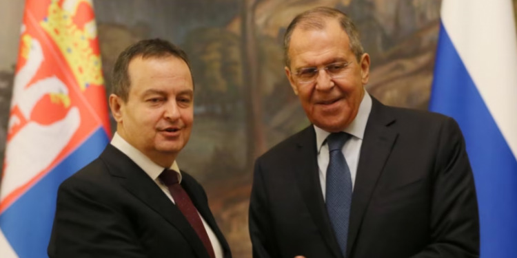 Loja me ‘dy porta’ e Beogradit/ Lavrov: Rusia e Serbia po koordinohen për vizitën e Daçiç në Moskë