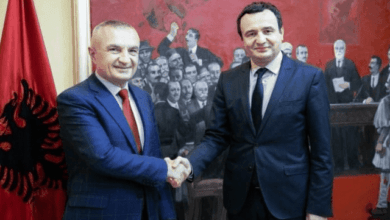 Meta: O Edi Rama, pse i vë shkopinj nën rrota Kosovës dhe provokon Albinin? Meta: O Edi Rama, pse i vë shkopinj nën rrota Kosovës dhe provokon Albinin?