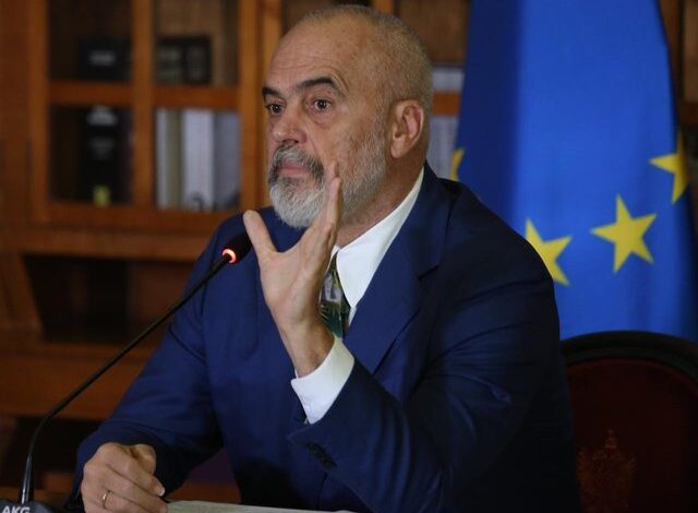 Rama kritikon Albin Kurtin: Sheh sondazhet dhe kënaqet se i rriten pikët! Gjërat janë keq