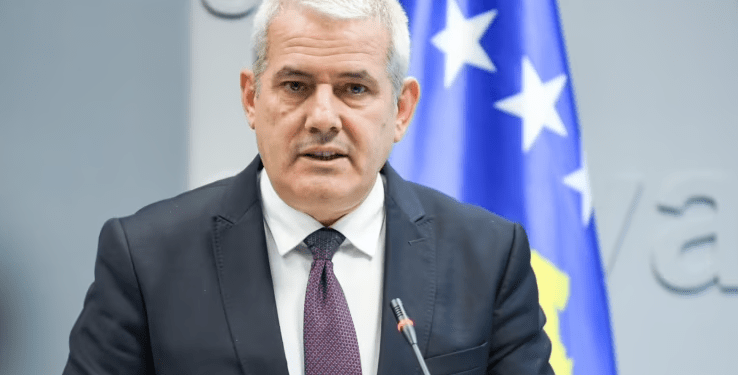 Sveçla: Rama kontriboi që policët e Kosovës të lirohen, të shtohet presioni ndaj Serbisë Sveçla: Rama kontriboi që policët e Kosovës të lirohen, të shtohet presioni ndaj Serbisë