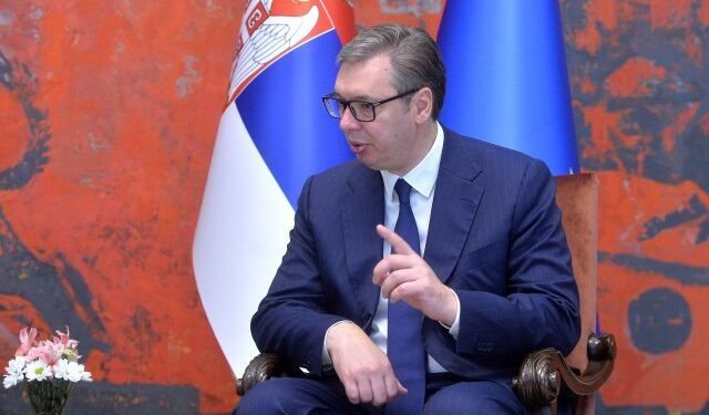 “Nuk janë rrahur”/ Vuçiç tregon gjendjen e policëve që u rrëmbyen: Ne ndryshe nga disa të tjerë…