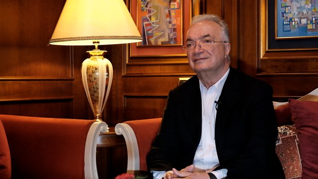 Ish-zyrtari i UÇK që mbante lidhjet me SHBA gjatë luftës: Kreu i CIA-s erdhi për ta detyruar Kurtin që… Ish-zyrtari i UÇK që mbante lidhjet me SHBA gjatë luftës: Kreu i CIA-s erdhi për ta detyruar Kurtin që…